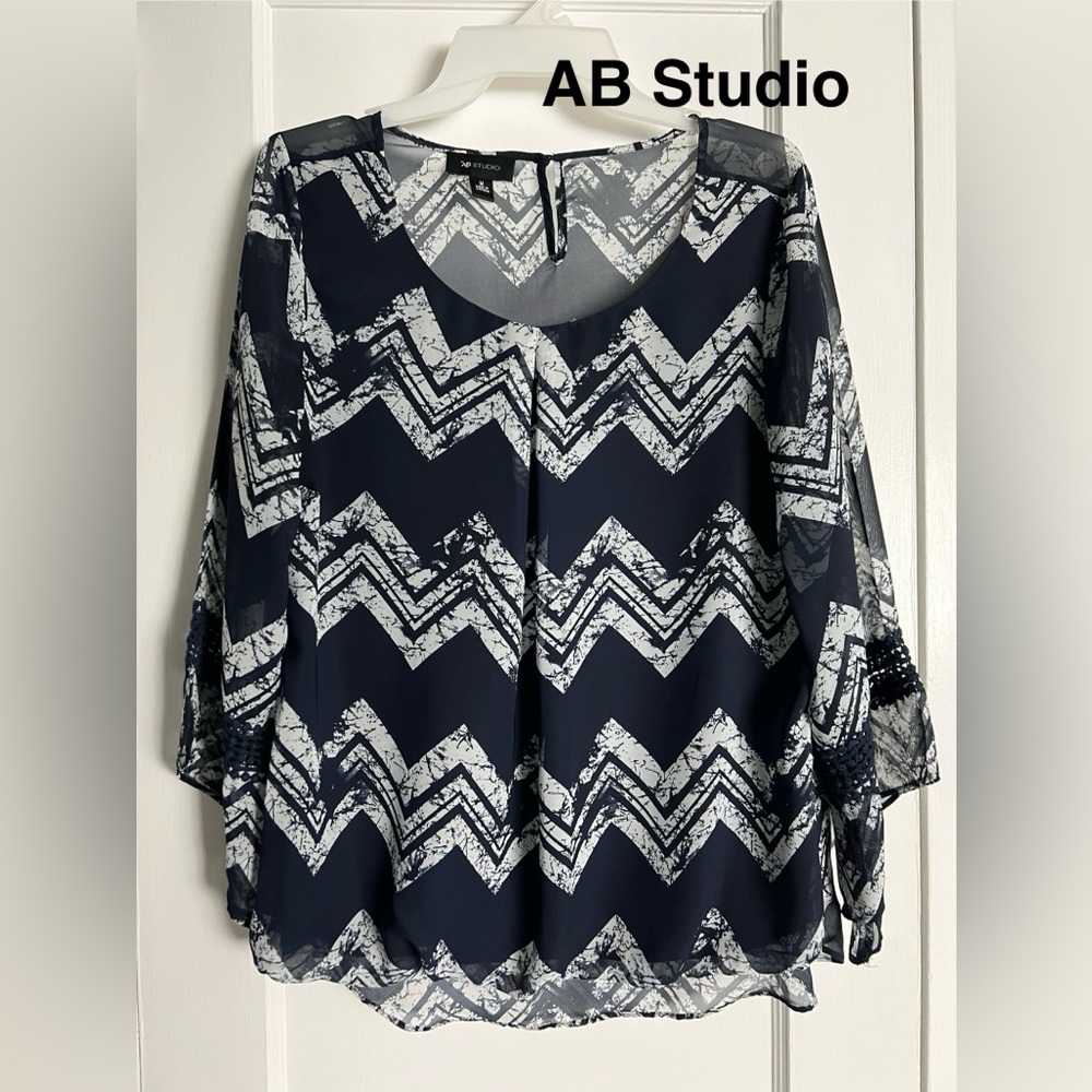 AB Studio 3/4 length sleeve Blouse Size M